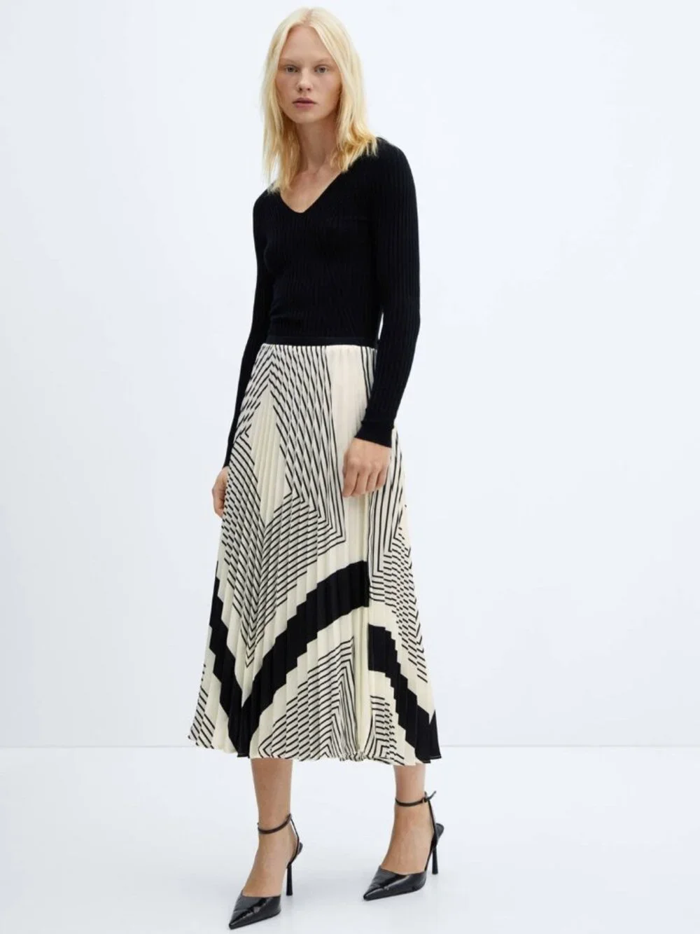 Mango Black & White Accordion Pleated Long Skirt With Belt Size S NEW WITH TAGS
